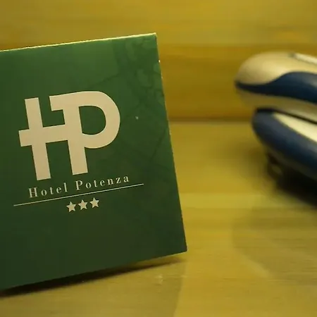 Potenza 3* نابولي