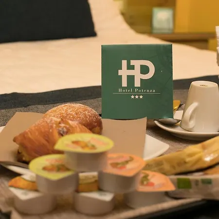 Potenza 3* نابولي