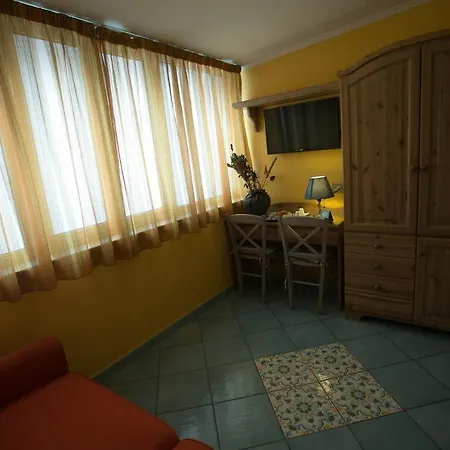 Potenza 3* Νάπολη